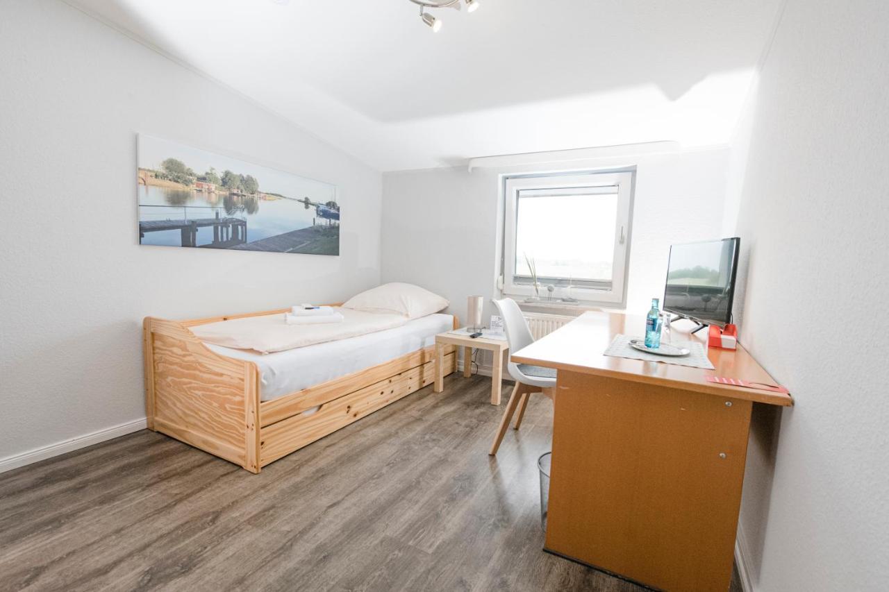 Zum Alten Faehrhaus - Bed & Breakfast Wrohm Екстериор снимка